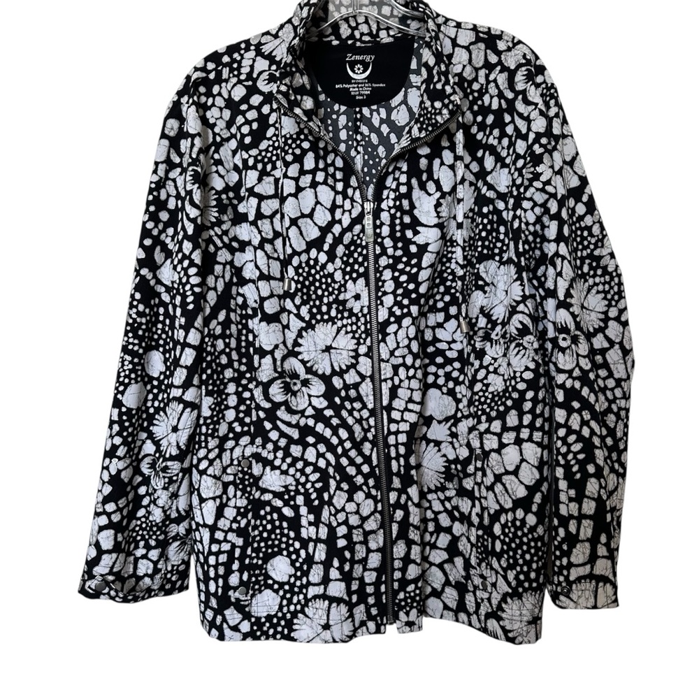 Chico's Zenergy Black and White Bomber Jacket with Bold Pattern Size XL/16